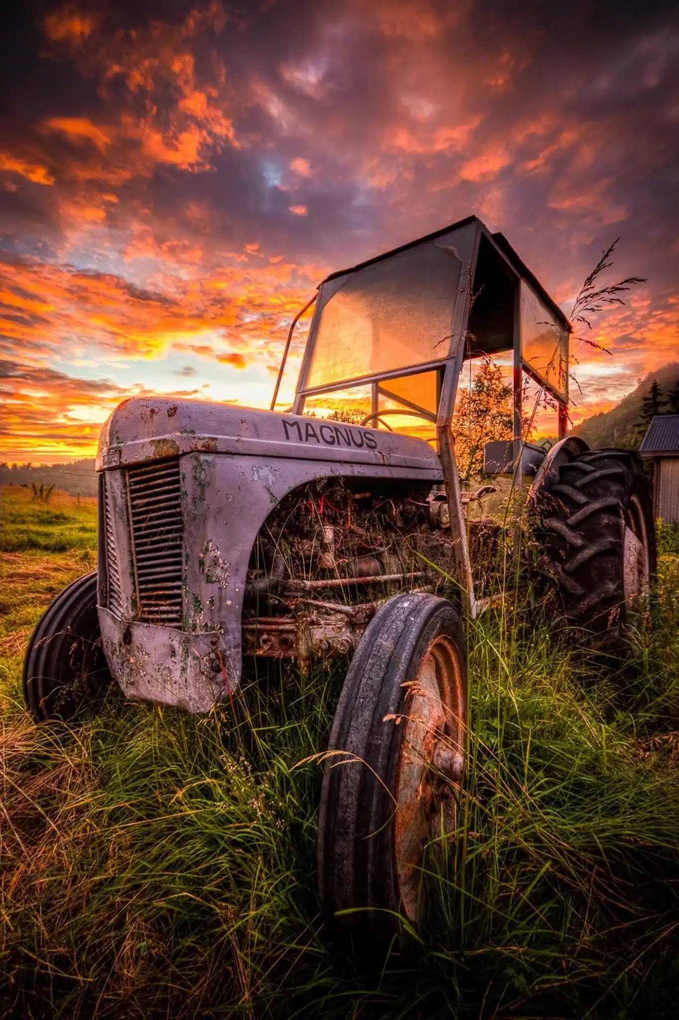 012324Magnus traktor 1400